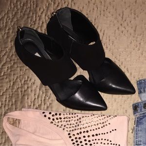 STEVE MADDEN: Bootie Heels